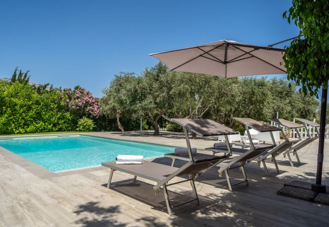 Villa a Scopello - Villa Hibiscus con piscina privata 6 posti letto