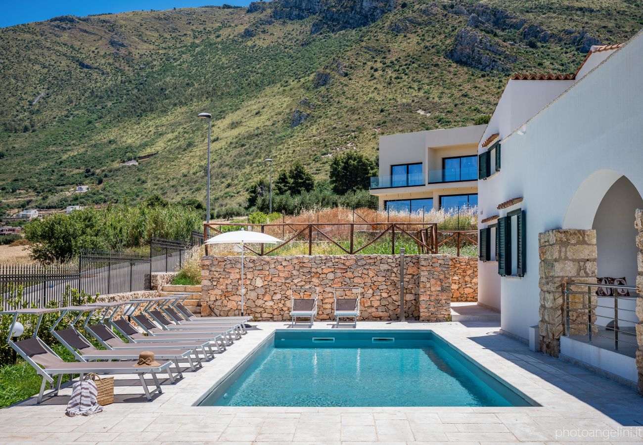 Villa a Castellammare del Golfo - Villa Aglea con piscina privata Villa a Castellammare del Golfo - Villa Aglea con piscina privata