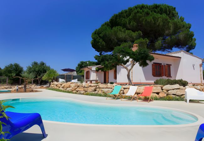 Villa a Alcamo - Villa Due pini con piscina privata Villa a Alcamo - Villa Due pini con piscina privata