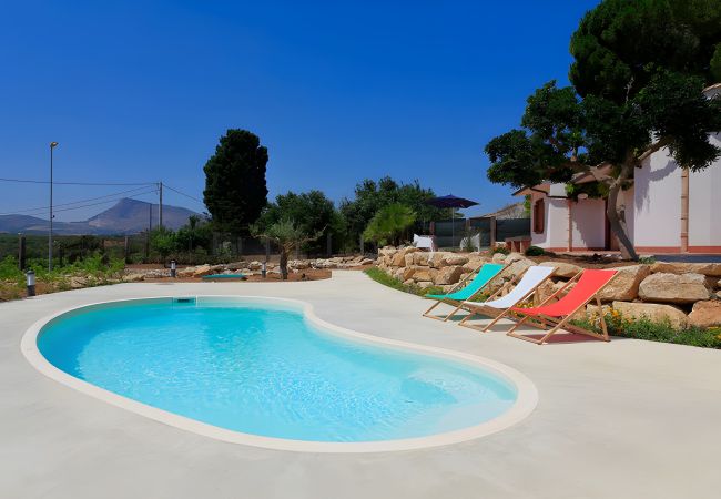 Villa a Alcamo - Villa Due pini con piscina privata Villa a Alcamo - Villa Due pini con piscina privata