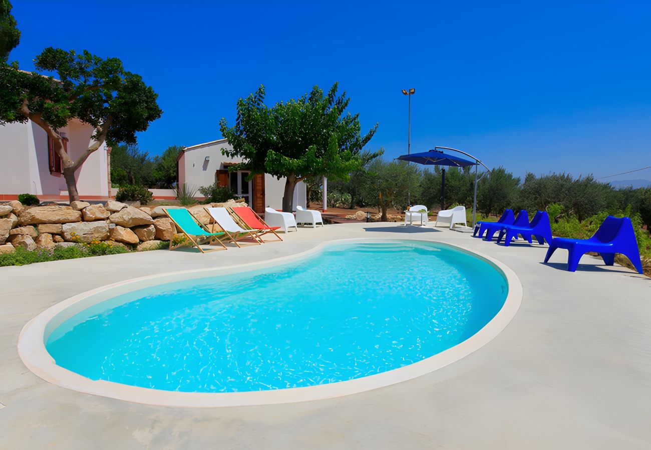 Villa a Alcamo - Villa Due pini con piscina privata Villa a Alcamo - Villa Due pini con piscina privata