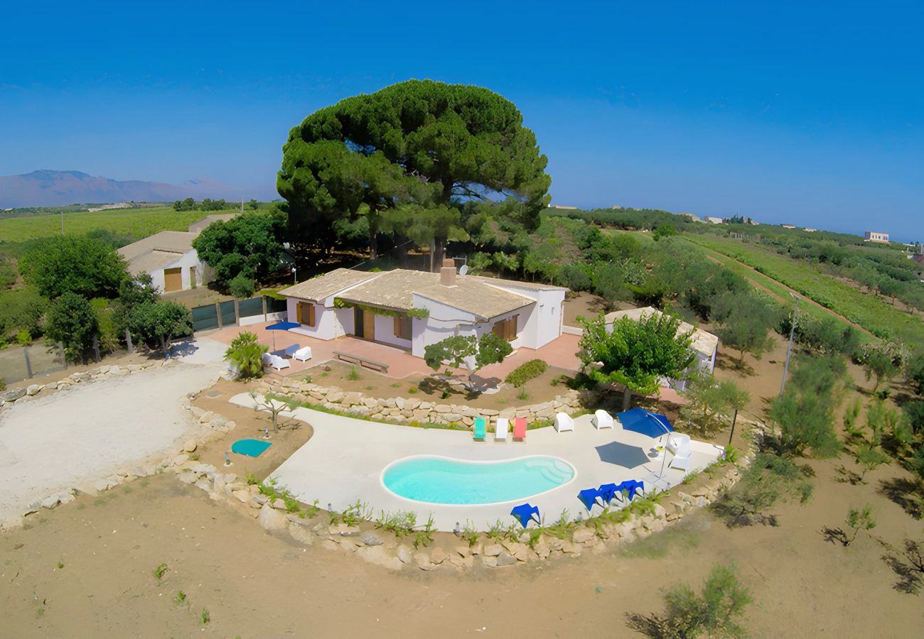 Villa a Alcamo - Villa Due pini con piscina privata Villa a Alcamo - Villa Due pini con piscina privata