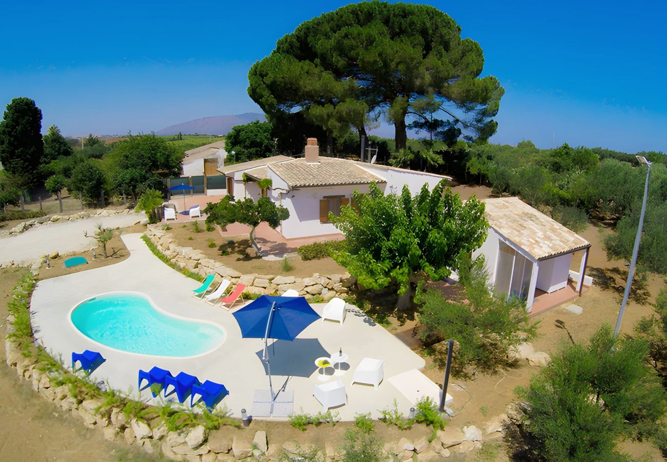 Villa a Alcamo - Villa Due pini con piscina privata Villa a Alcamo - Villa Due pini con piscina privata