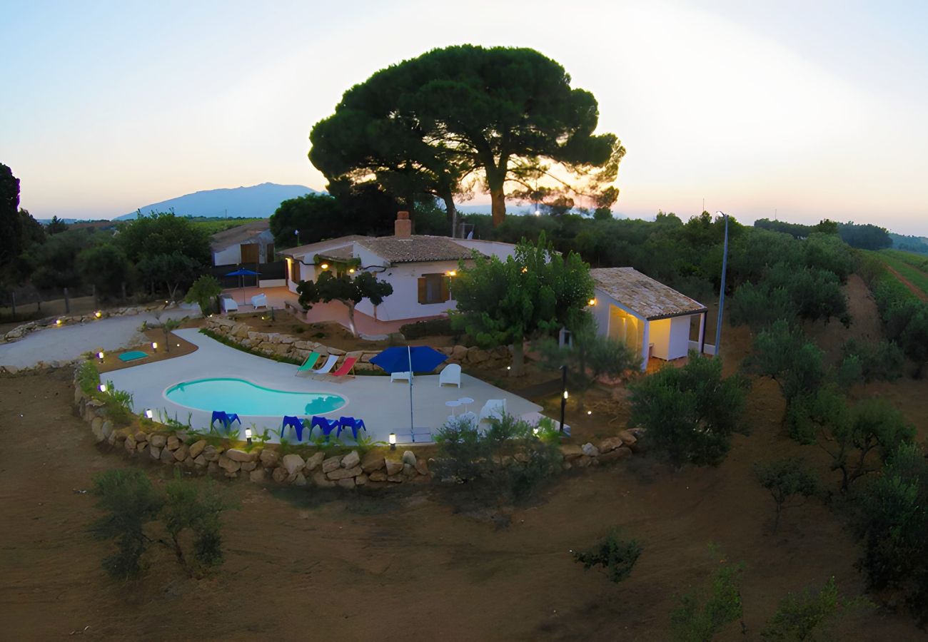 Villa a Alcamo - Villa Due pini con piscina privata Villa a Alcamo - Villa Due pini con piscina privata