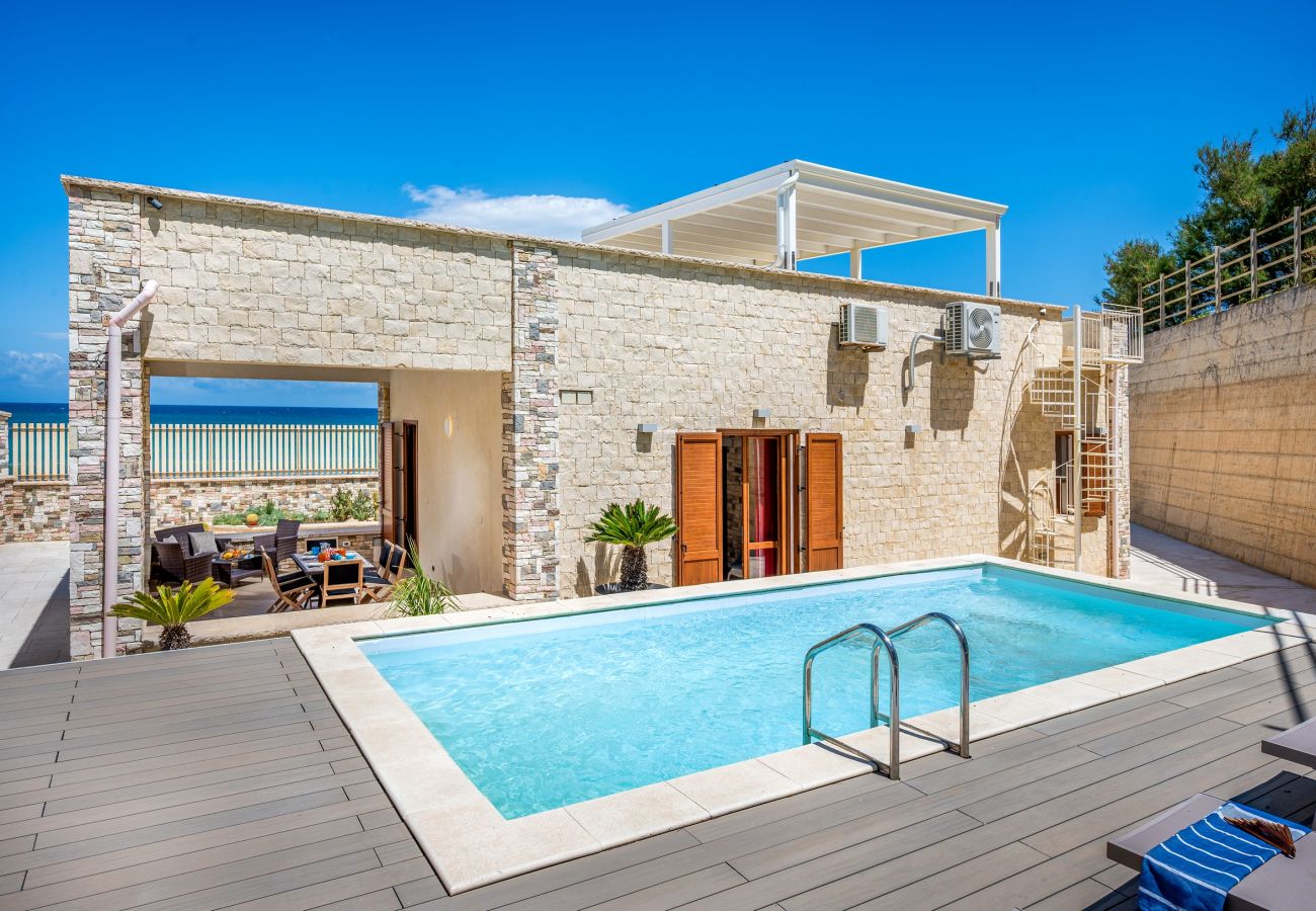 Villa a Balestrate - Villa La Battigia con piscina privata, fronte mare